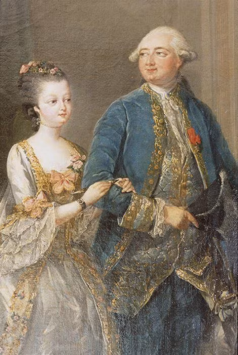Đến năm 1770, Marie Antoinette chính thức kết hôn với thái tử Louis XVI và trở thành thái tử phi. Lúc này bà mới 14 tuổi. Sau khi cha chồng qua đời năm 1774, Louis XVI kế vị và trở thành vua nước Pháp. Theo đó, Marie Antoinette trở thành hoàng hậu. Trở thành hoàng hậu Pháp khi chưa tròn 20 tuổi, Marie Antoinette mất khá nhiều thời gian để làm quên với các quy định, luật lệ của hoàng gia Pháp.