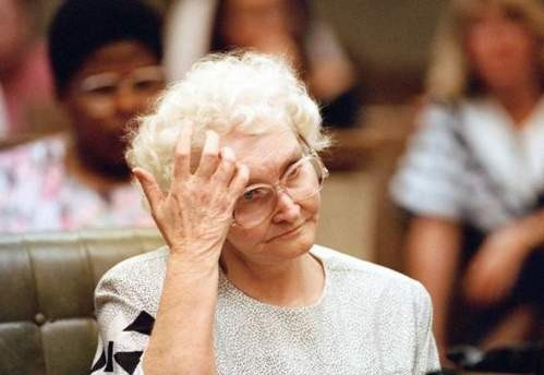 Nạn nhân bị kẻ sát nhân Dorothea sát hại đều là những người già, vô gia cư. Mục đích của ả là nhằm chiếm đoạt tiền của các nạn nhân.