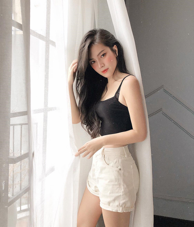 Công việc của Thuỵ Hân cũng trở nên thuận lợi hơn.