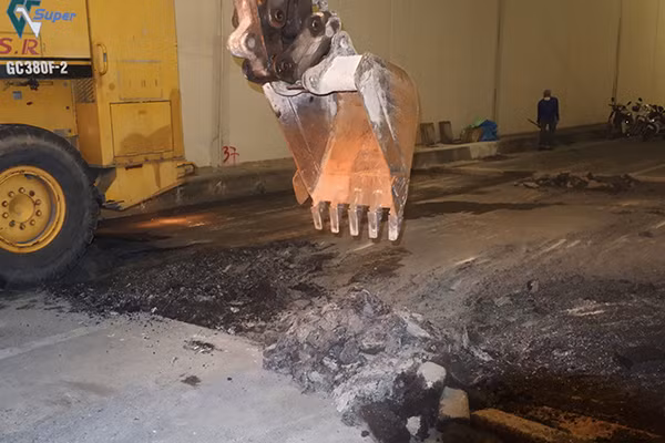 Trong thời gian đóng cửa hầm, phương tiện được hướng dẫn đi theo hướng: đi bên trên hầm (nút giao Đại Cồ Việt - Giải Phóng - Xã Đàn) theo đường Đại Cồ Việt, Xã Đàn để đảm bảo hành trình giao thông. 