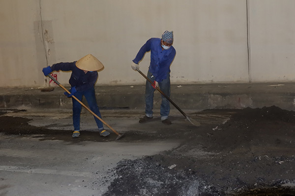 Trong thời gian cấm, Sở GTVT phân luồng cho phương tiện giao thông đi bên trên hầm theo đường Xã Đàn, Đào Duy Anh để đảm bảo an toàn giao thông. Với hướng phương tiện từ Đại Cồ Việt đi Xã Đàn qua hầm Kim Liên, do chiều này đã sửa chữa xong nên phương tiện lưu thông bình thường. 