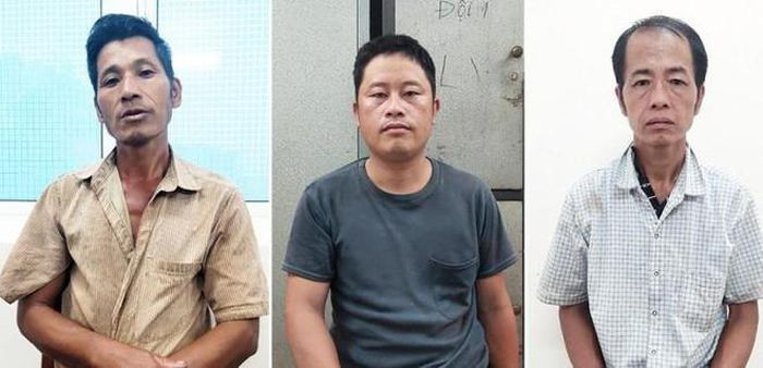  Nghi bị thầy cúng thả ma, 3 người đàn ông dùng mìn trả thù: Cho rằng ông Chảo Chờ Plau ( SN 1952, ở huyện Văn Chấn, tỉnh Yên Bái) đã 'thả ma' khiến người thân của mình bị ốm đau, 3 đối tượng đã lên kế hoạch đặt mìn nhà ông Plau sau vụ nổ khiến nạn nhân tử vong. Ngày 6/8, 3 đối tượng này bị Công an tỉnh Yên Bái tạm giữ để điều tra.