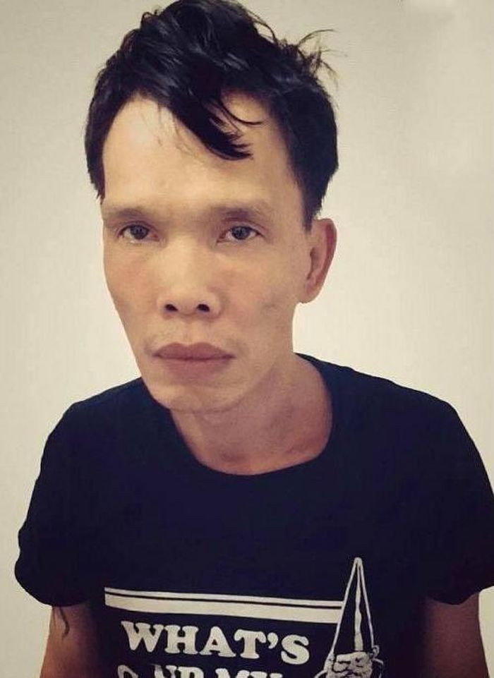  Không nổ được xe máy, tên trộm bỏ xe về nhà ngủ: Nguyễn Quốc Tuấn (SN 1972, trú tại quận Đống Đa, Hà Nội) đã trộm chiếc xe máy nhãn hiệu Honda CUB khi không có người trông giữ. Hắn đã dùng vam phá khóa lấy trộm chiếc xe. Tuy nhiên, Tuấn không nổ được xe máy nên bỏ về nhà ngủ. Ngày 6/8, Tuấn bị Công an quận Đống Đa khởi tố.