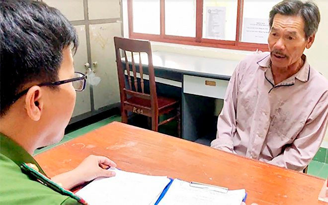  Đâm chết hàng xóm vì nghi có tình ý với vợ mình: Ngày 21/4, Trần Khương (SN 1966, ở thị xã Đức Phổ, Quảng Ngãi) cho rằng người hàng xóm Bùi Ngàn (SN 1955) có tình ý với vợ mình, ông Khương tỏ ra ghen tuông, dùng dao đâm nạn nhân tử vong. 