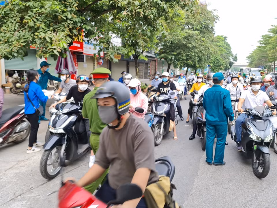 Việc kiểm tra lịch trực, lịch làm việc vẫn chưa thực hiện triệt để. 