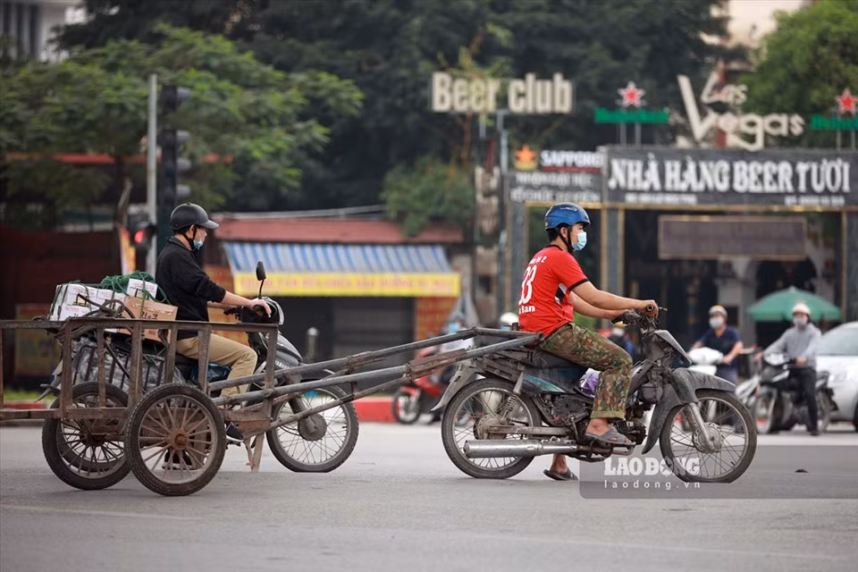 Một số hình ảnh về những chiếc xe máy cũ xuất hiện từ đầu năm đến nay ở Hà Nội. (Ảnh: Lao Động)