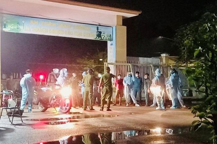 F0 cam dao quay pha, de doa bac si trong khu cach ly o Binh Duong