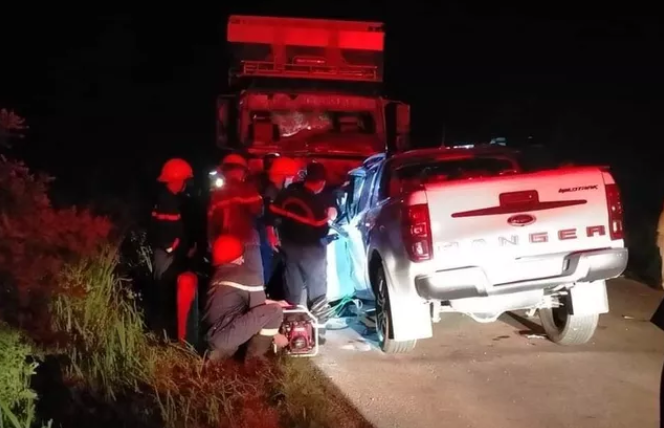 Nhận được tin báo, Đội Cảnh sát phòng cháy chữa cháy và cứu hộ cứu nạn số 6 đã điều 2 xe cứu hộ cùng 16 cán bộ, chiến sỹ tới hiện trường.