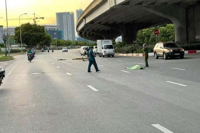 Tong nguoi di xe may tu vong roi bo chay o Ha Noi
