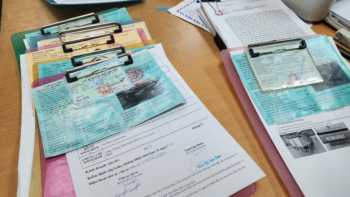 Hồ sơ kiểm định trong sáng 15/2 tại Trung tâm đăng kiểm 29-01V.