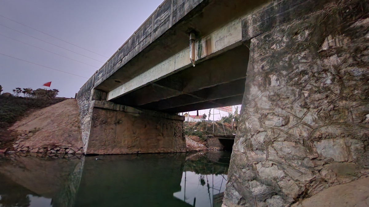 Theo lý giải của Cục Đường bộ Việt Nam, việc tách cầu Sỏi ra sửa chữa riêng vì công trình này xuất hiện hư hỏng nặng phát sinh so với thời điểm lập kế hoạch. Do đó, cơ quan này đề xuất Bộ GTVT cho phép sửa chữa đột xuất, đảm bảo giao thông cầu Sỏi với kinh phí dự kiến là 8,2 tỷ đồng.