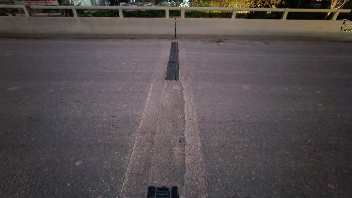 Theo ý của Bộ GTVT thì Cục Đường bộ Việt Nam cần làm rõ cơ sở phải sửa chữa đột xuất cầu Sỏi theo các quy định. Cơ quan này sẽ phải cung cấp hồ sơ tài liệu liên quan đến công tác bảo trì, bảo dưỡng thường xuyên cầu như: nhật ký, các số liệu theo dõi vết nứt từ thời điểm lập kế hoạch 2023 đến thời điểm phát sinh các hư hỏng nặng.