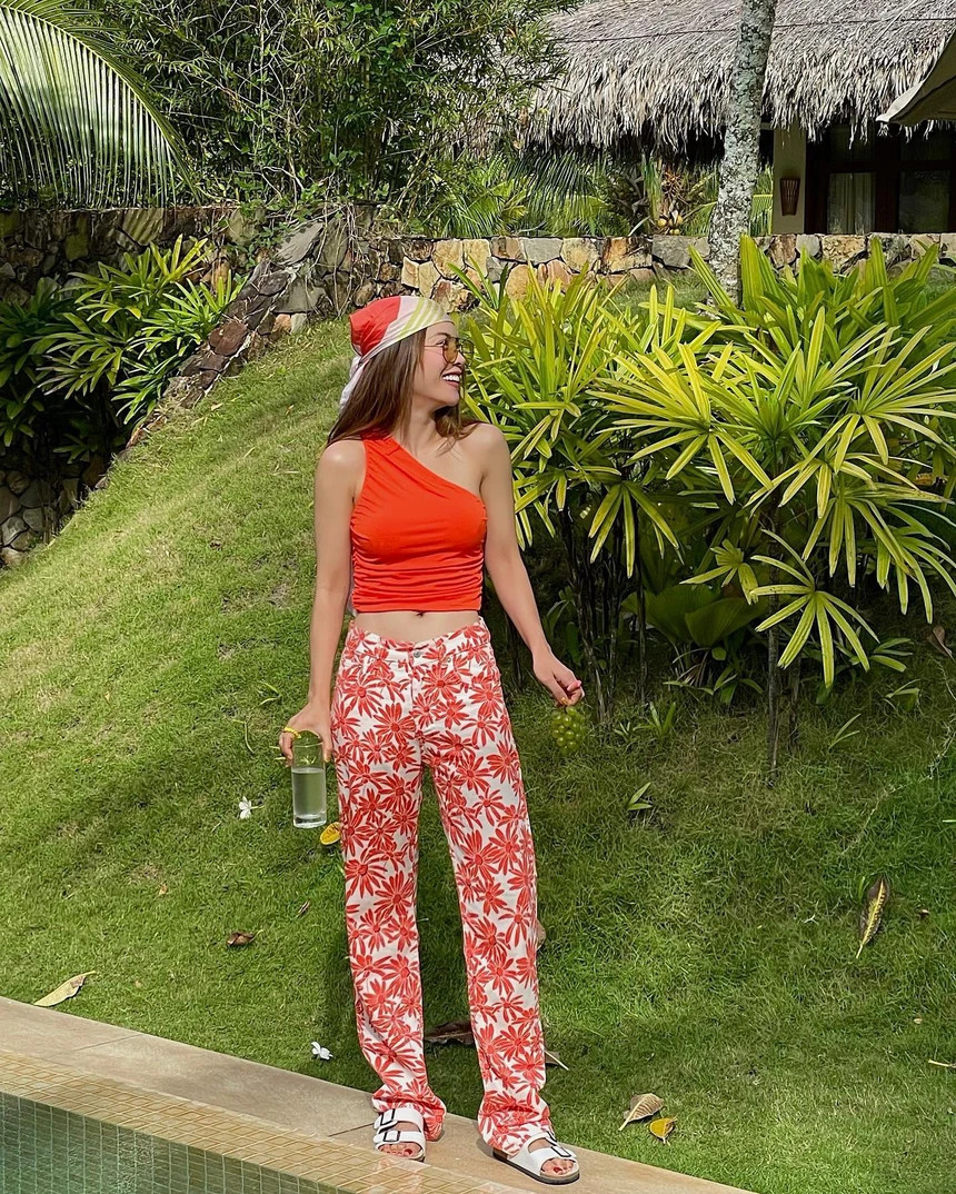 Tham khao thoi trang du lich tre trung cua Yen Trang-Hinh-10