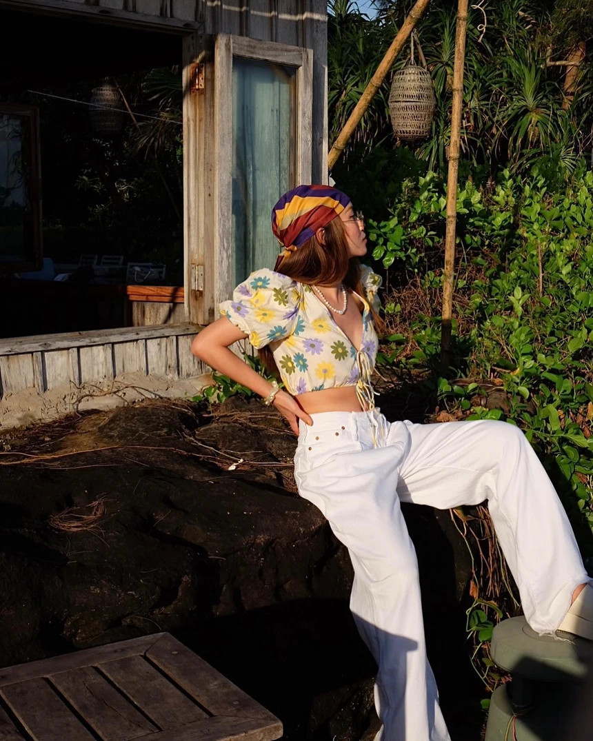 Tham khao thoi trang du lich tre trung cua Yen Trang-Hinh-9