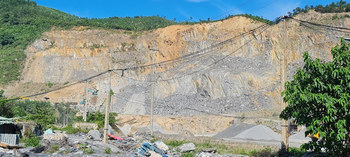 Để đi tìm câu trả lời vì sao đất san lấp ở TP. Đà Nẵng đang khan hiếm, phóng viên Báo Tri Thức và Cuộc Sống đã có cuộc trao đổi với các chủ mỏ khoáng sản và các doanh nghiệp đang thi công.