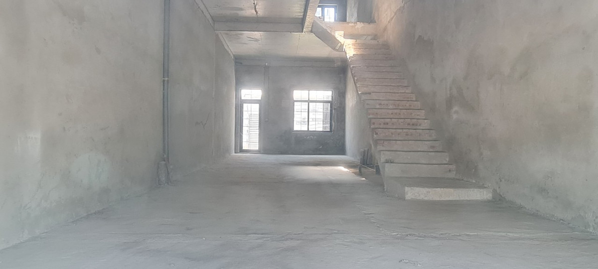 Giới bất động sản từng ca ngợi, shophouse Lakeside Palace là một trong những mô hình nhà phố đầu tiên trên thị trường triển khai hệ thống quản lý ánh sáng chuẩn quốc tế vào từng căn nhà với chỉ số nhiệt độ màu 3000k và CRI trên 90 – những chỉ số gần như hoàn hảo khi nhắc đến giải pháp ánh sáng thông minh.