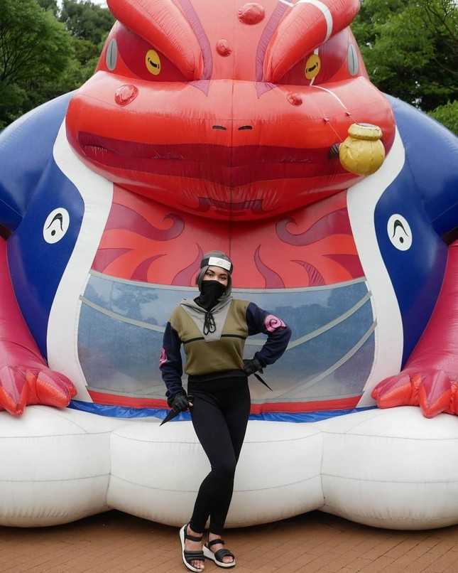 Tại công viên còn có vô số tượng nhân vật đủ kích cỡ lớn nhỏ được điêu khắc tinh tế y như thật. Đặc biệt hoành tráng có thể kể đến Cửu Vỹ, Akatsuki, tảng đá Hokage, nơi các lãnh đạo Làng Lá được tạc tượng... Ảnh: @miss_suju