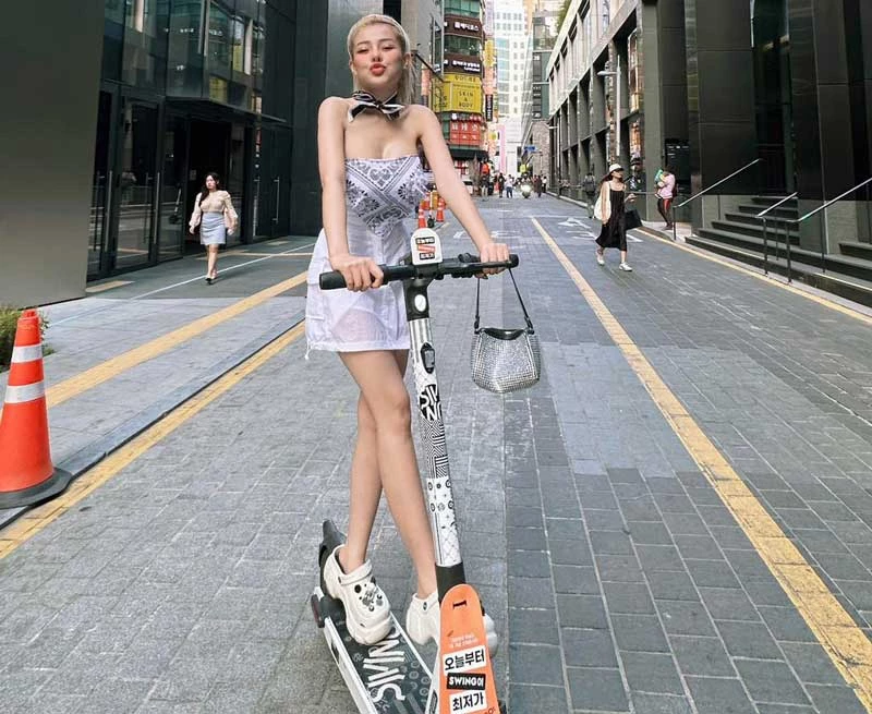 Những hình ảnh quyến rũ của Ngân 98: