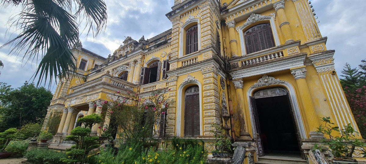 Sau năm 1954, chính quyền Ngô Đình Diệm đã tịch thu Cung An Định. Sau năm 1975, bà Từ Cung đã hiến cung An Định cho chính quyền cách mạng.