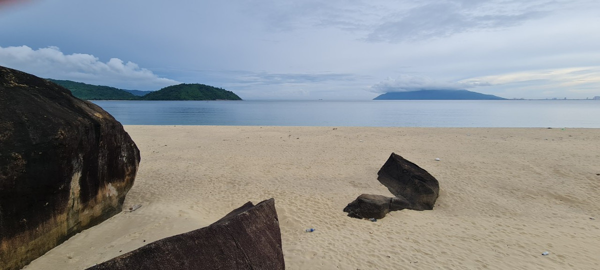 Ve dep hoang so, yen binh o ngoi lang nho duoi chan deo Hai Van-Hinh-3