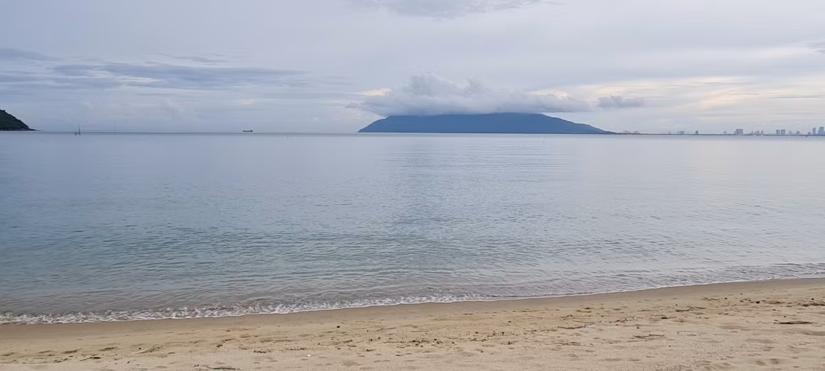 Ve dep hoang so, yen binh o ngoi lang nho duoi chan deo Hai Van-Hinh-7