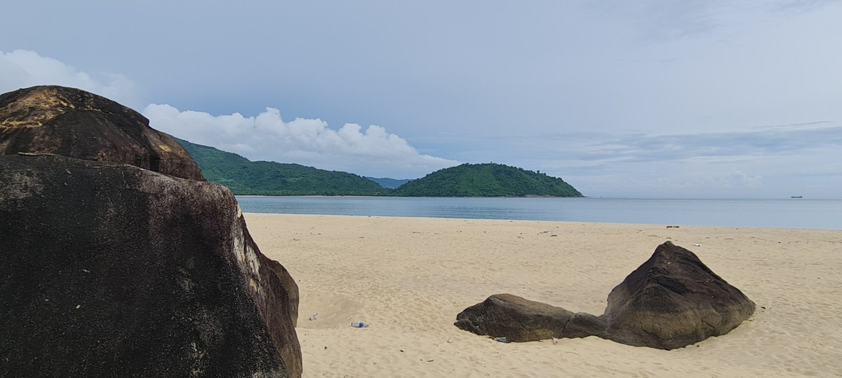 Ve dep hoang so, yen binh o ngoi lang nho duoi chan deo Hai Van-Hinh-10