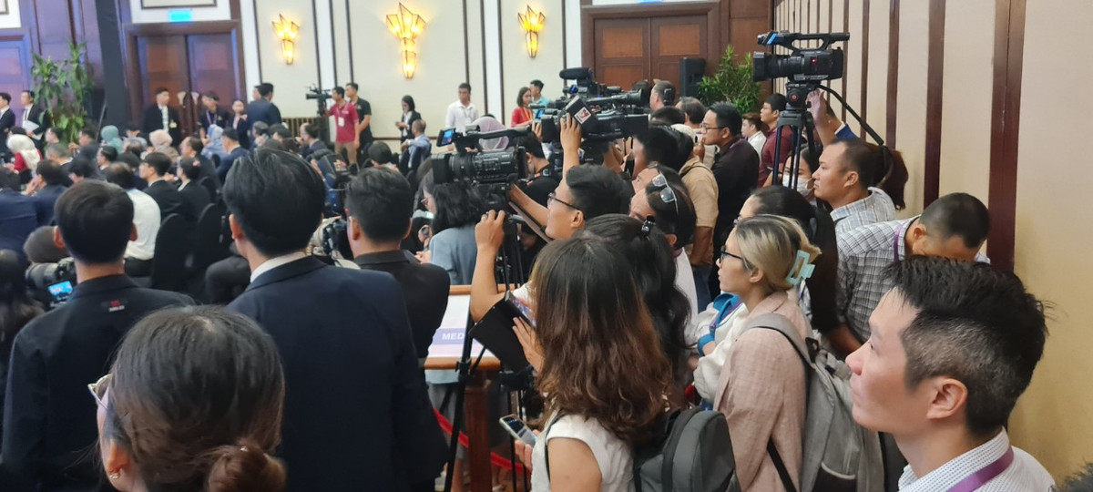 Sự kiện đã thu hút sự quan tâm của đông đảo phóng viên của các cơ quan báo chí.