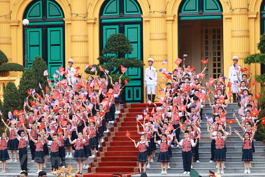 Chiều 10/9, Lễ đón chính thức Tổng thống Hoa Kỳ Joe Biden được tổ chức trọng thể tại Phủ Chủ tịch theo nghi thức cao nhất dành cho nguyên thủ quốc gia. Ảnh: Vietnam+.