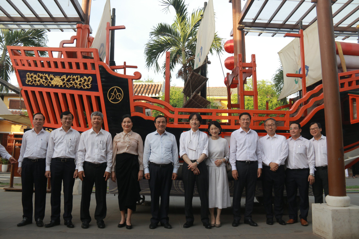Hoàng thái tử Akishino và Công nương Kiko và lãnh đạo tỉnh Quảng Nam đã đến thăm Châu Ấn Thuyền do chính quyền tỉnh Nagasaki trao tặng cho thành phố Hội An vào năm 2017 để minh chứng cho lịch sử giao thương giữa thương nhân Nhật Bản tại thương cảng Hội An trong thế kỷ 16 - 17. Châu Ấn Thuyền còn gắn với chuyện tình nàng Công nữ Ngọc Hoa của nước Nam và chàng thương nhân Araki Sotaro đến từ xứ sở anh đào.