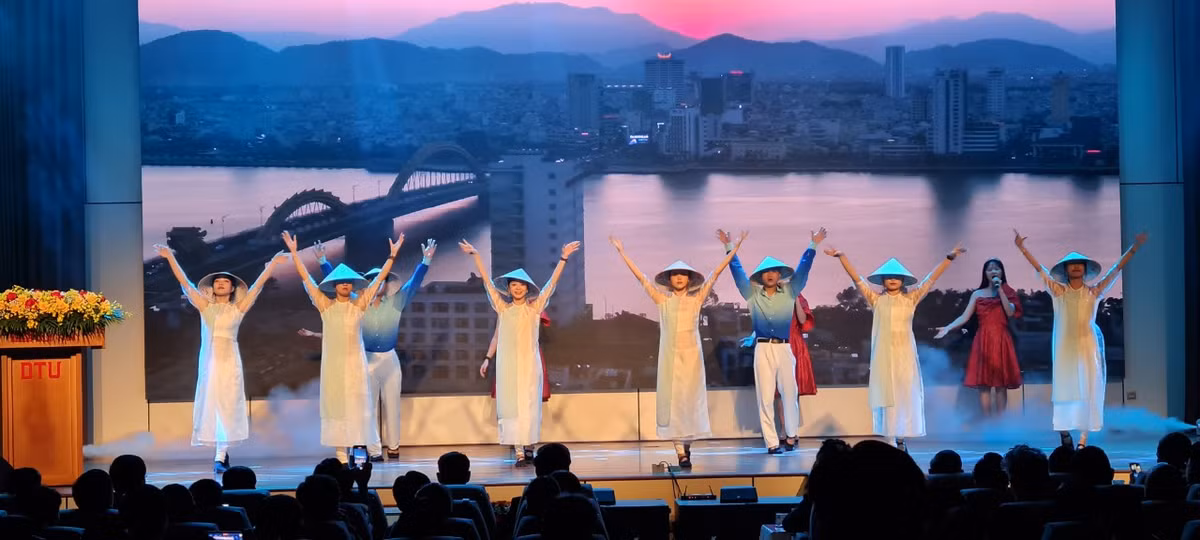 Hôm nay 29/9, diễn ra sự kiện chính với phiên khai mạc, 03 hội thảo khoa học trực tuyến và trực tiếp về các hoạt động khởi nghiệp đổi mới sáng tạo và trao giải Cuộc thi khởi nghiệp.