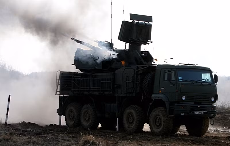 Ngoài ra, trên bệ pháo còn có cặp pháo tự động 2A38M 30mm có tốc độ bắn lên đến 2.500 phát/phút/khẩu, tầm bắn tối thiểu 20m tới tối đa 4km, độ cao tấn công từ 0-3km. Nguồn ảnh: thai military