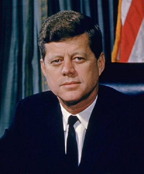 Cựu Tổng thống Mỹ John F. Kennedy nhận được sự ủng hộ cao nhất của người dân. Tỷ lệ ủng hộ trung bình của người dân đối với vị tổng thống Mỹ thứ 35 này là 70,53%. Ông giữ vai trò là người đứng đầu Nhà Trắng trong suốt 2 năm 9 tháng (từ năm 1961 đến 1963).