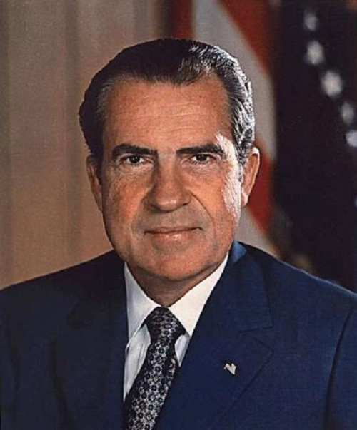 Cựu Tổng thống Richard Nixon giữ vai trò là người đứng đầu nước Mỹ trong suốt 5 năm 6 tháng (từ năm 1969 đến 1974). Tỷ lệ ủng hộ trung bình dành cho vị tổng thống thứ 37 của Mỹ này là 49,89%.