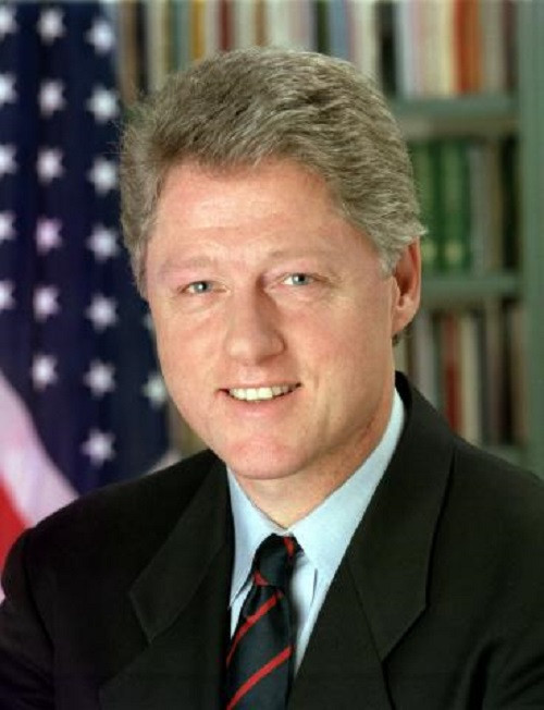 Tỷ lệ ủng hộ trung bình dành cho cựu Tổng thống Mỹ Bill Clinton là 54,8%.