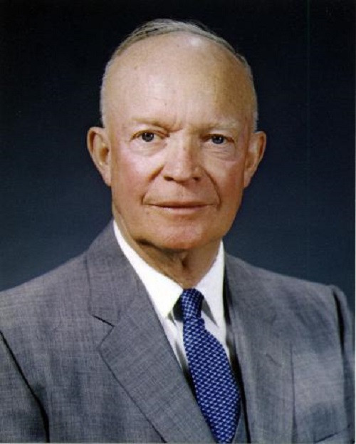 Tổng thống thứ 34 của Mỹ, Dwight Eisenhower, có tỷ lệ ủng hộ trung bình là 64,9%. Ông rời nhiệm sở khi vẫn nhận được sự tín nhiệm của đa số người dân Mỹ sau 8 năm ở Nhà Trắng (1953-1961).