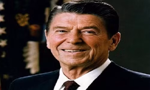 Tỷ lệ ủng hộ trung bình của người dân đối với cựu Tổng thống Ronald Reagan là 52,84%. Trong một cuộc thăm dò của Gallup năm 2013, ông Reagan được đánh giá là vị tổng thống tuyệt vời thứ hai của nước Mỹ.