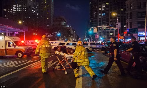 Một thiết bị nổ tự chế trong thùng rác đã phát nổ khiến ít nhất 29 người bị thương, trong đó có một nạn nhân đang nguy kịch.