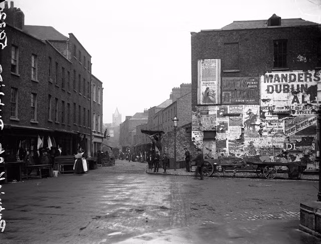 Một ngày âm u trên đường phố Patrick ở thủ đô Dublin năm 1898.