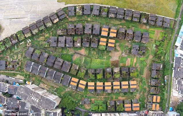 Quang cảnh “thị trấn ma” ở Trung Quốc nhìn từ trên cao.