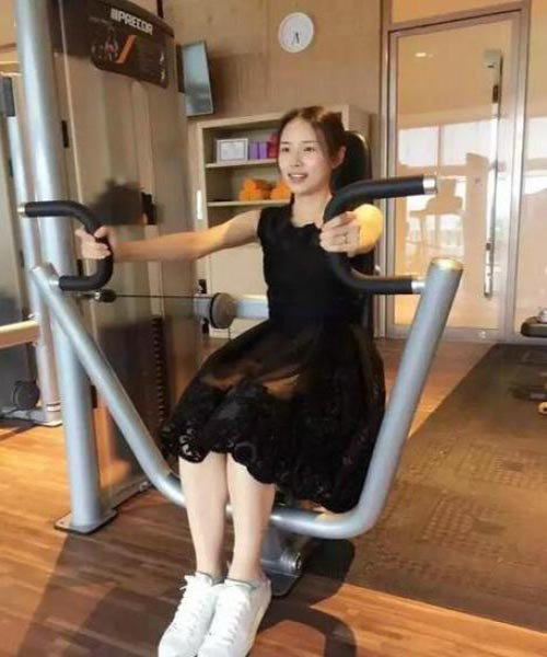 Shu Xin rất chăm chỉ luyện tập thể lực.