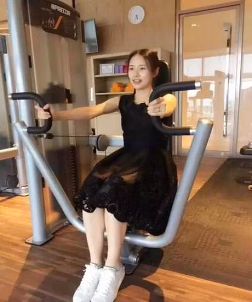 Shu Xin rất chăm chỉ luyện tập thể lực.