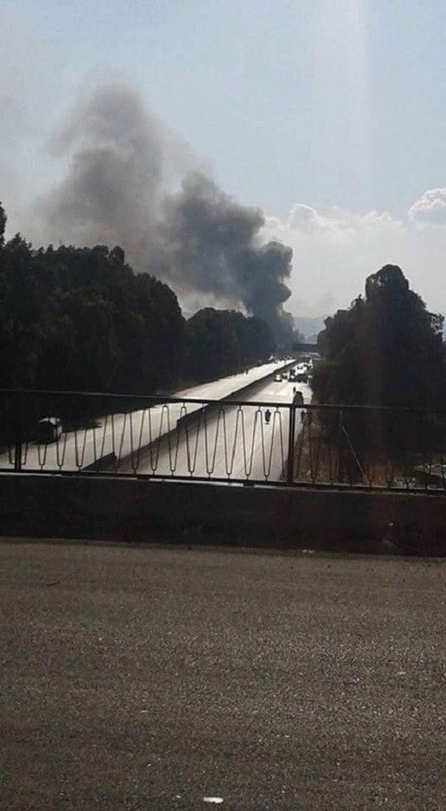 Đầu tiên là một vụ đánh bom xe và sau đó một kẻ đánh bom liều chết đã kích hoạt đai bom trên người y khi nhiều người đang tập trung cứu chữa những người bị thương trong vụ nổ bom ngay lúc trước.