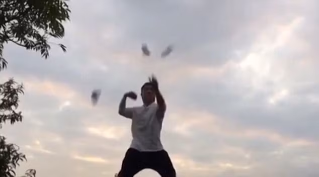 Kinh ngac bac thay Kung fu phi la bai “xe toac” lon bia