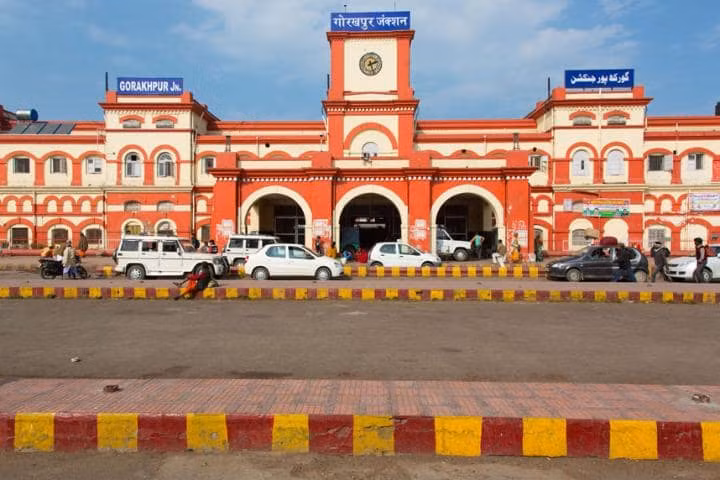 Nhà ga Gorakhpur Railway ở phía bắc bang Uttar Pradesh (Ấn Độ) sở hữu sân ga dài nhất thế giới, với chiều dài 1.366 mét.