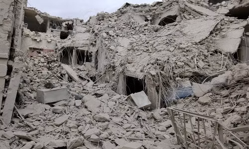 Cảnh tượng tan hoang ở khu Tariq al-Bab, Aleppo.