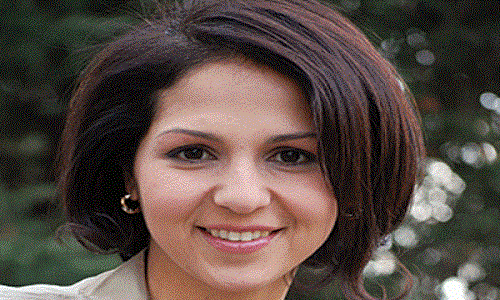 Camellia Jacobs là một luật sư giỏi, lương thiện và rất am hiểu về luật gia đình. Cô đã tốt nghiệp trường Đại học Luật Washington.