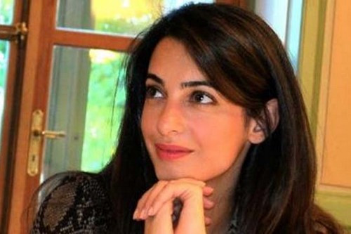 Đứng thứ ba trong danh sách những luật sư xinh đẹp trên thế giới là Amal Alamuddin. Cô làm việc tại văn phòng luật sư Doughty Street ở London (Anh), chuyên về luật quốc tế, nhân quyền và hình sự.