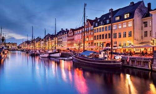 Năm 2016, Đan Mạnh được đánh giá là quốc gia hạnh phúc nhất thế giới. Thủ đô Copenhagen là “một trong những thành phố tuyệt vời nhất Châu Âu”.