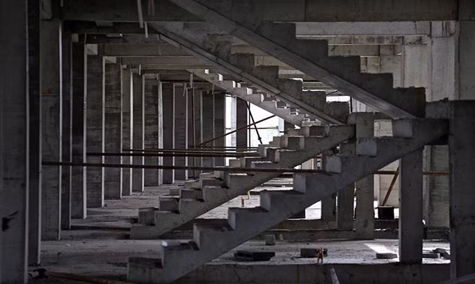 Một tòa nhà cao tầng bị bỏ hoang ở Trung Quốc.