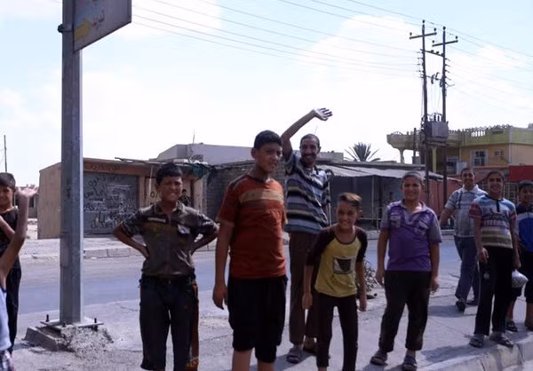 Một quan chức tỉnh Nineveh hồi đầu tháng 9 cho biết, gần 1.000 người đã trở về nhà ở Qayyarah. Tuy nhiên, nhiều tòa nhà và cơ sở hạ tầng ở Qayyarah đã bị phá hủy trong thời gian tổ chức khủng bố IS chiếm đóng khu vực này.